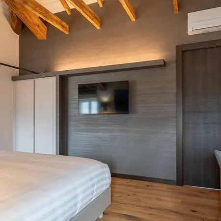 4 Elements - Italian Appartement